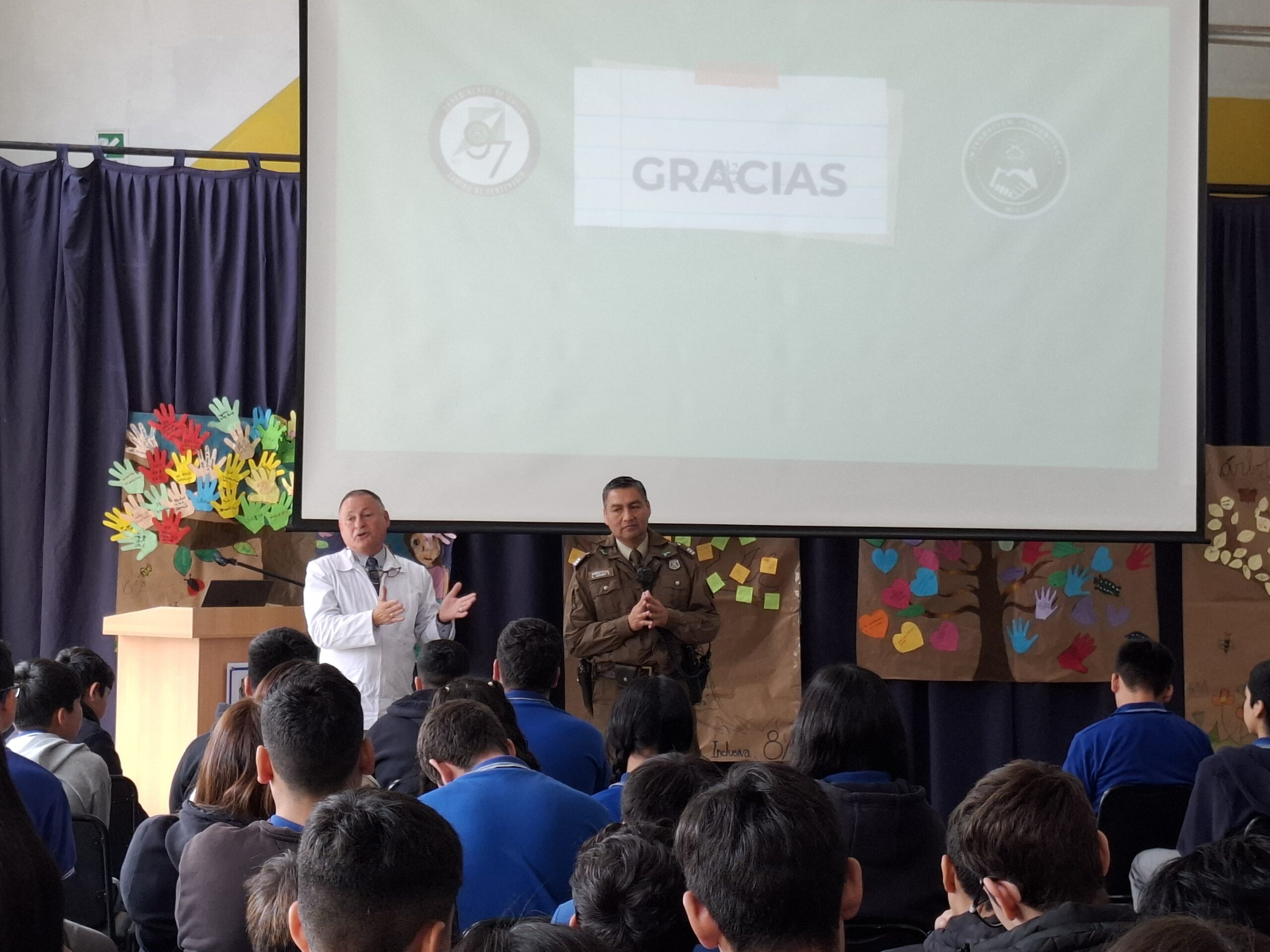 Charla informativa sobre la Ley de responsabilidad penal adolescente.